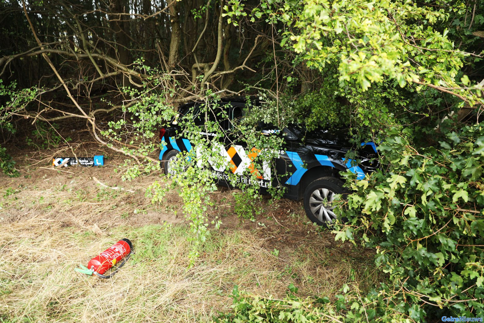 Lesauto vliegt uit de bocht bij ongeval A18 Didam