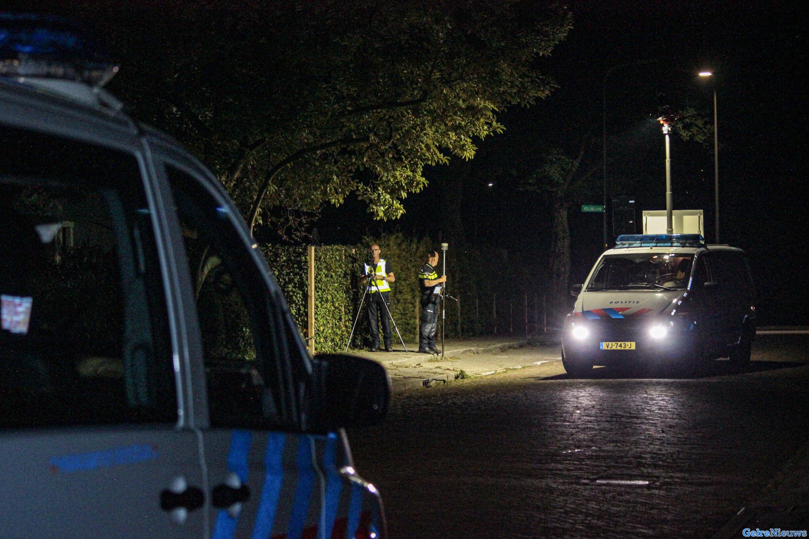 Automobilist rijdt in op voetganger (73) in Dieren