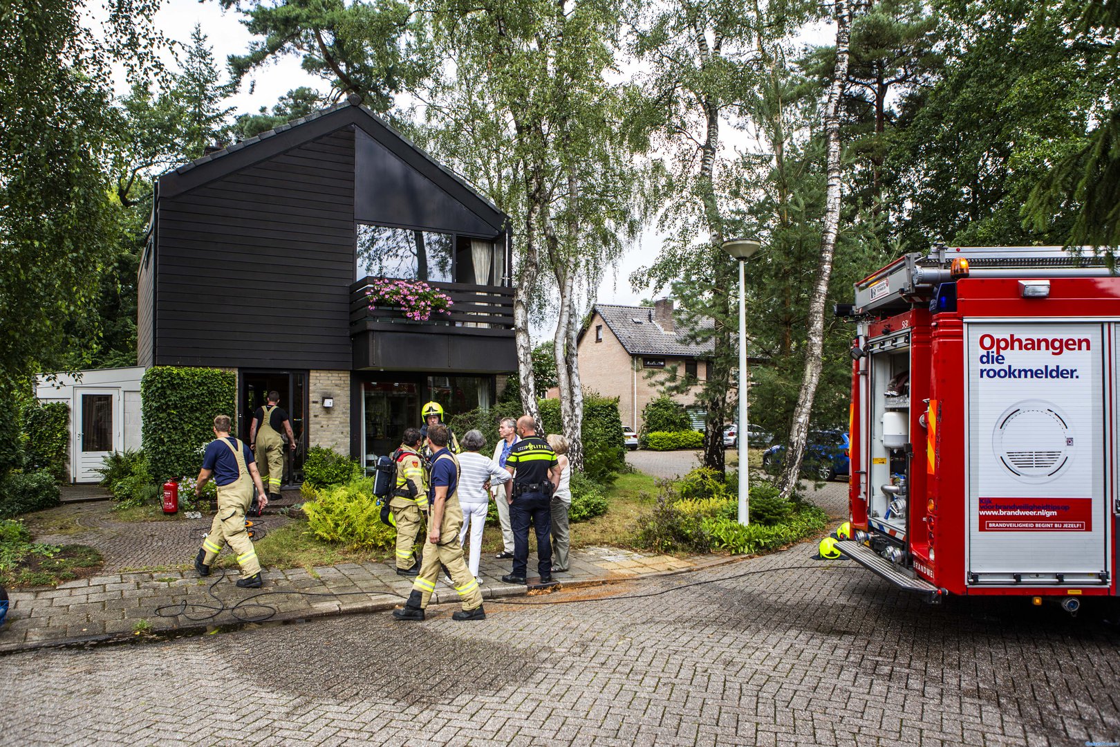 Brand in kelder na blikseminslag in Dieren