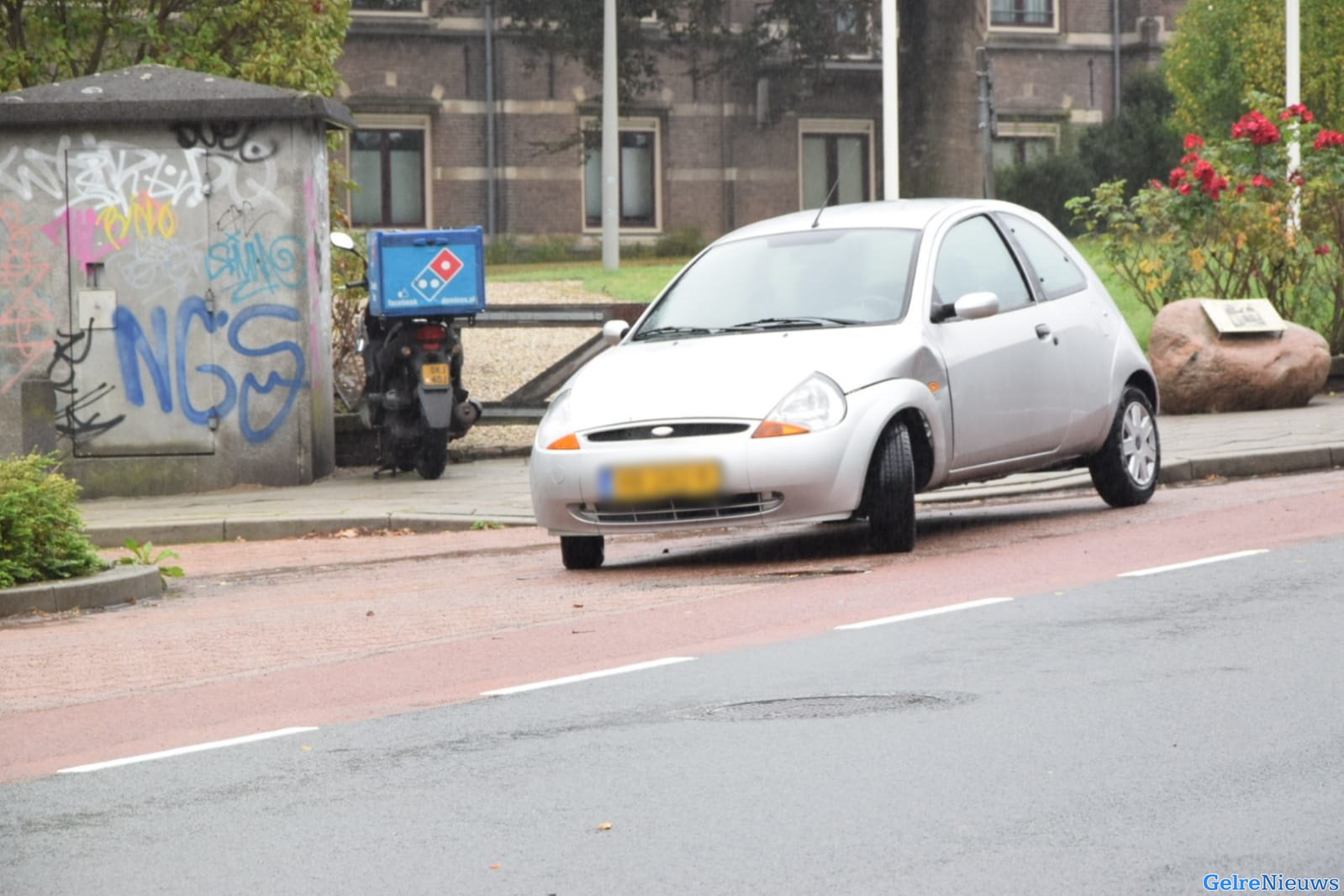 Scooter beschadigd bij botsing op Utrechtseweg in Arnhem