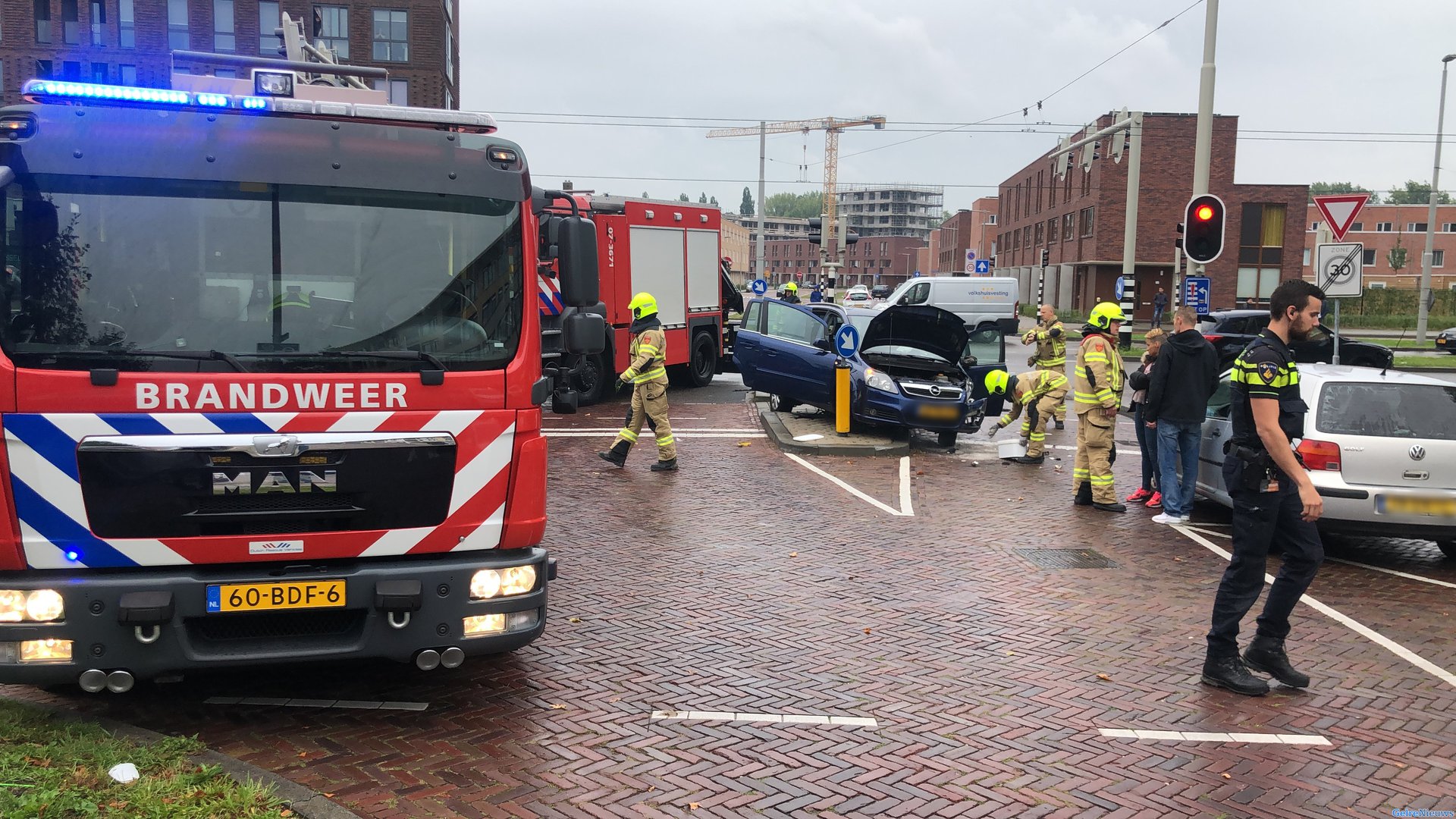 Veel schade na flinke botsing in Arnhem Presikhaaf