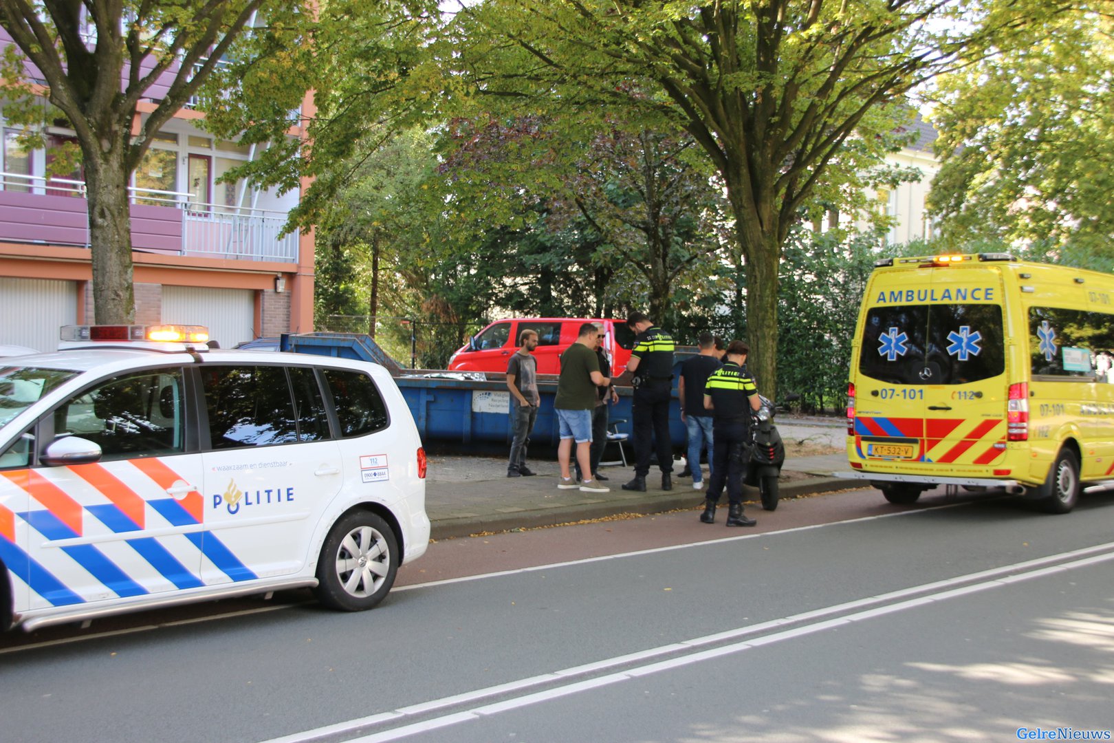 Scooterrijder aangereden door afslaande auto in Velp