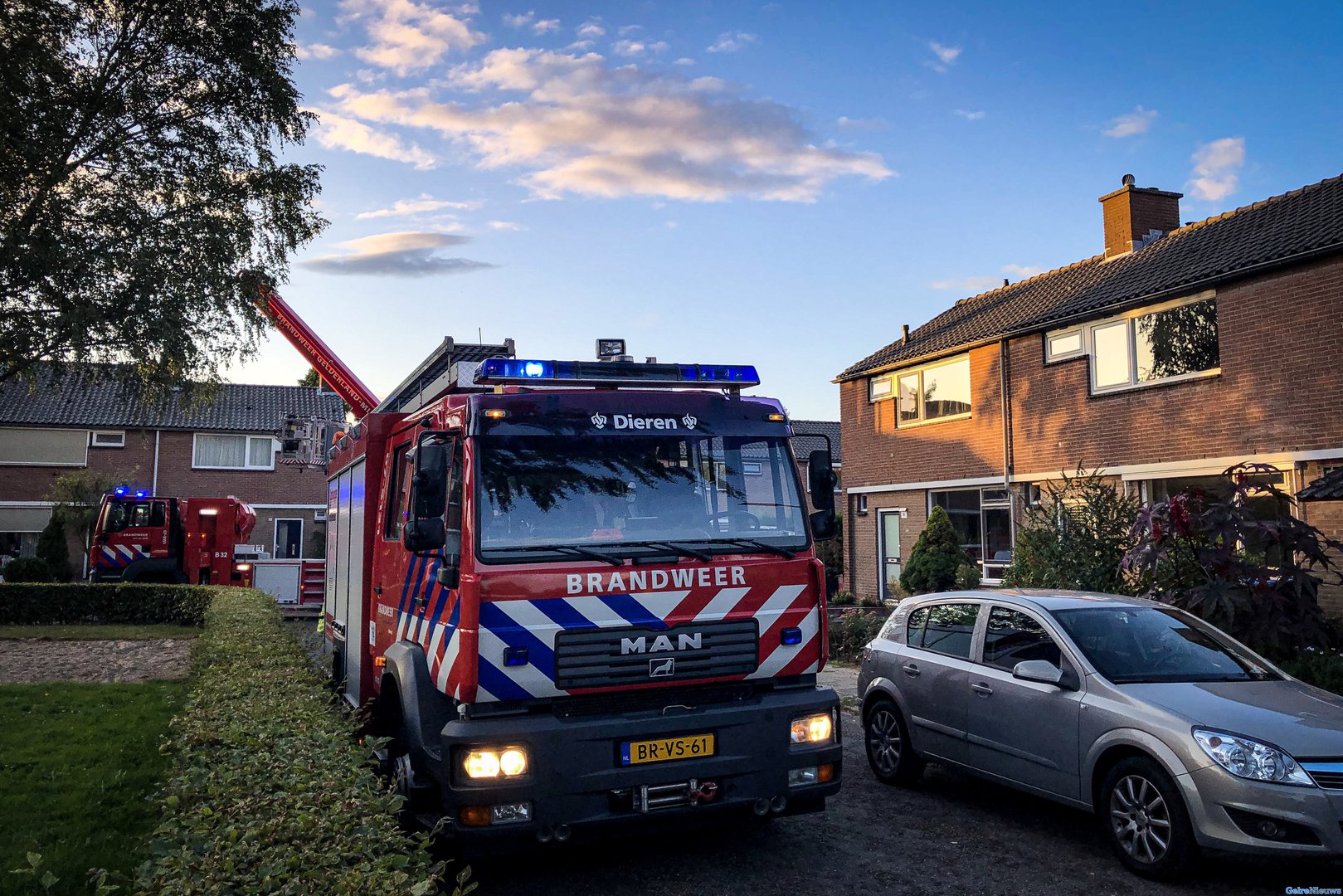Veel bekijks bij schoorsteenbrand in Dieren