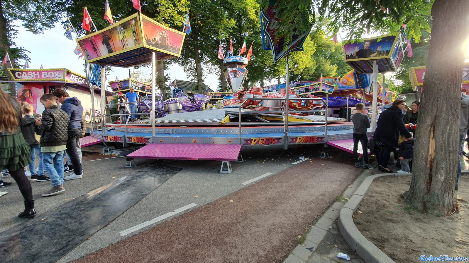 Karretje kermisattractie raakt los in Wijchen: twee gewonden