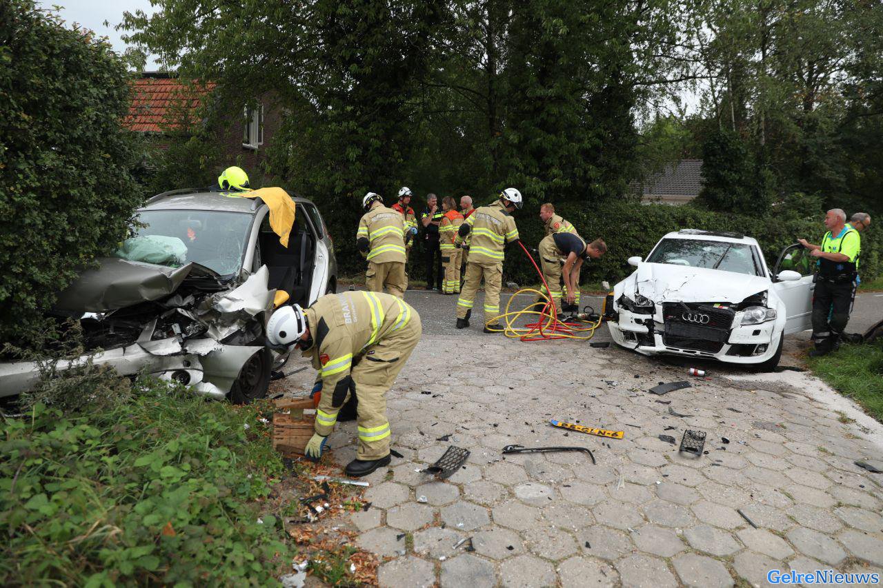 Vier gewonden bij frontale aanrijding in Westervoort