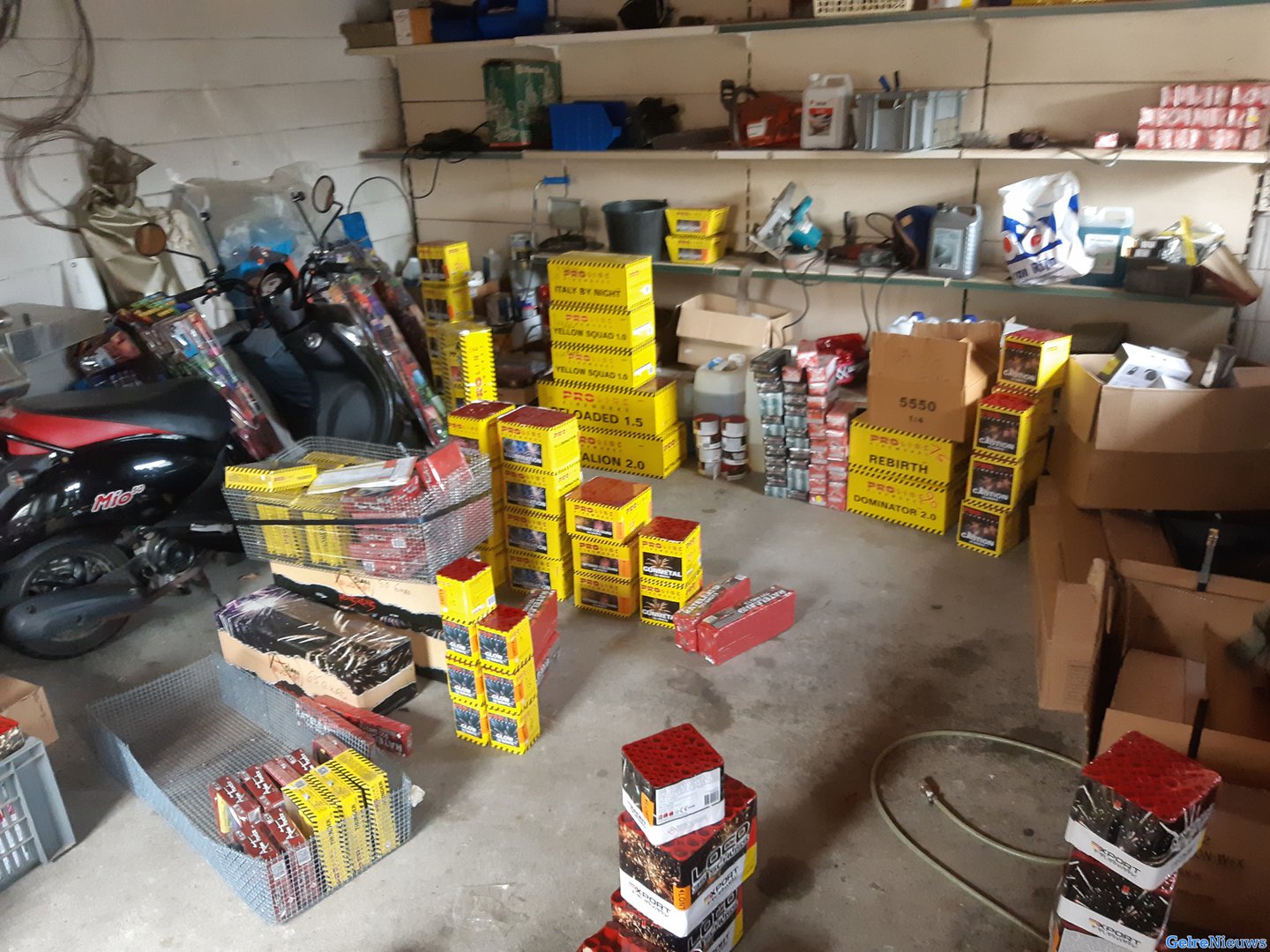 615 kilo vuurwerk aangetroffen in Joppe