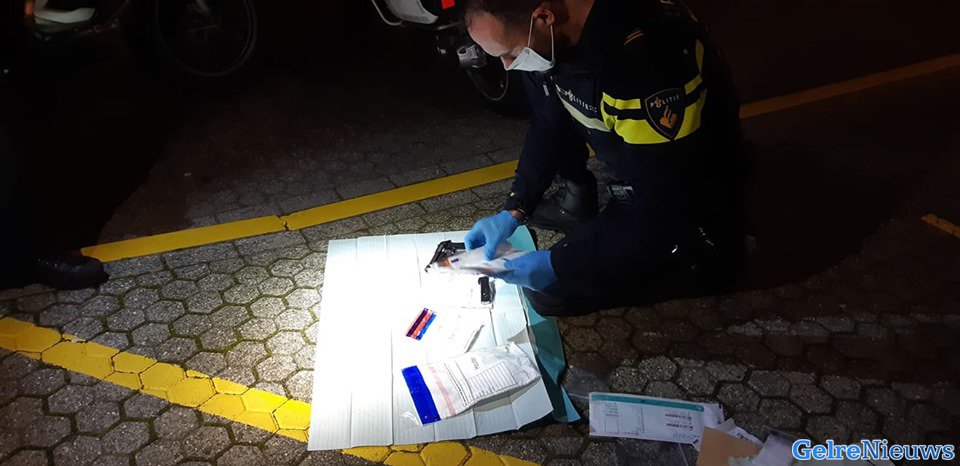 Bijna 400 boetes bij verkeerscontroles, ook vuurwapen aangetroffen