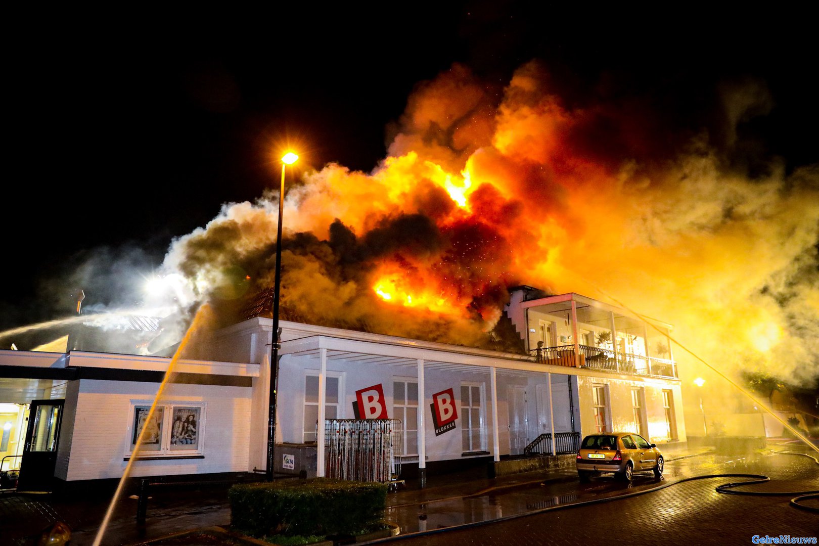Zeer grote brand in centrum van Brummen
