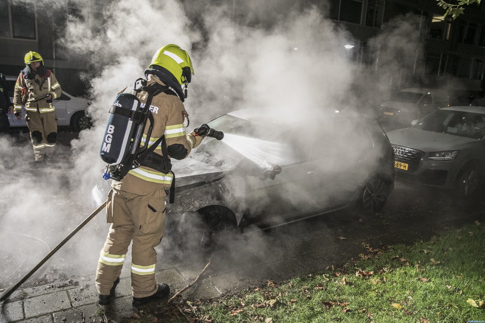 Auto in brand gestoken in Arnhem