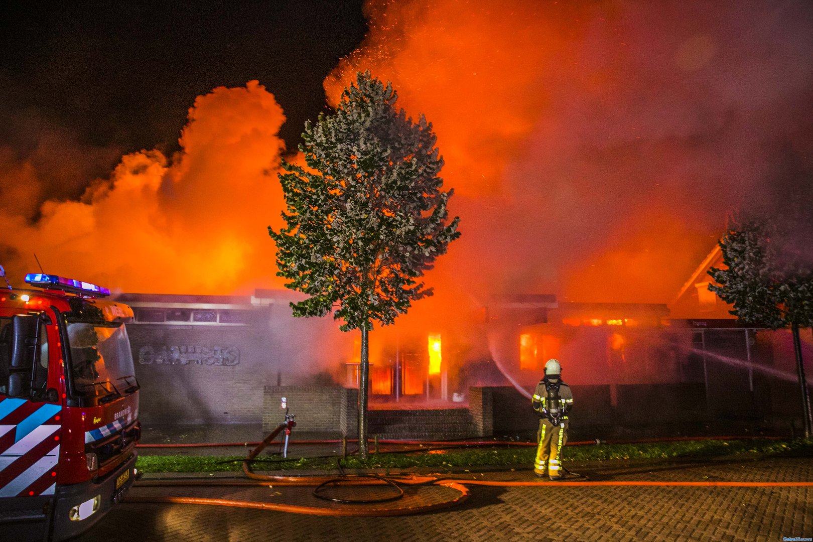 Grote brand verwoest Zalencentrum Lara in Loil