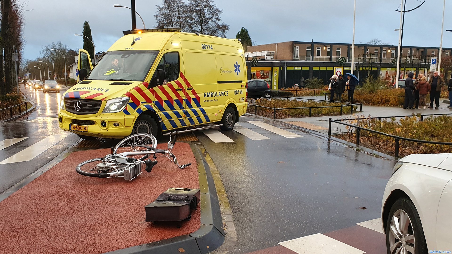 Fietsster zwaargewond bij aanrijding in Druten