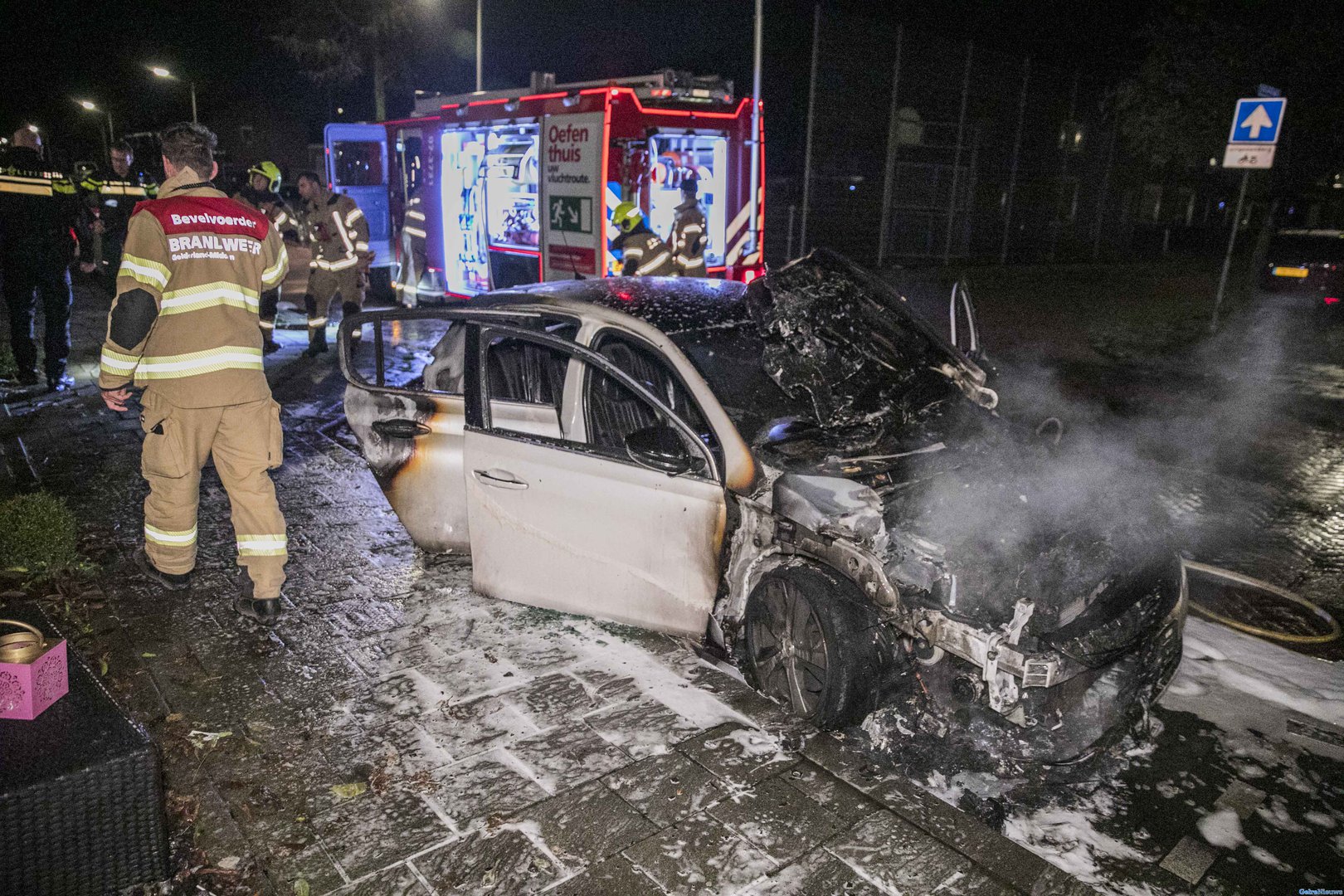 Auto in brand gestoken in Arnhem-Zuid