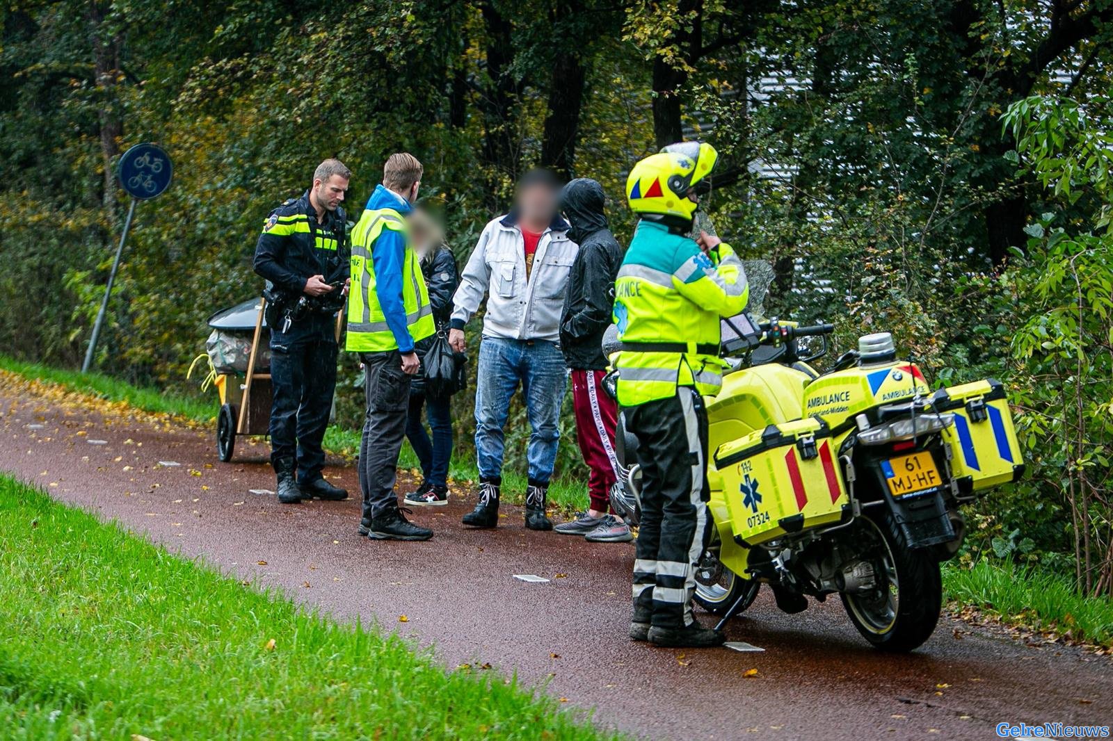 Scooterrijder en voetganger naar ziekenhuis na botsing in Arnhem