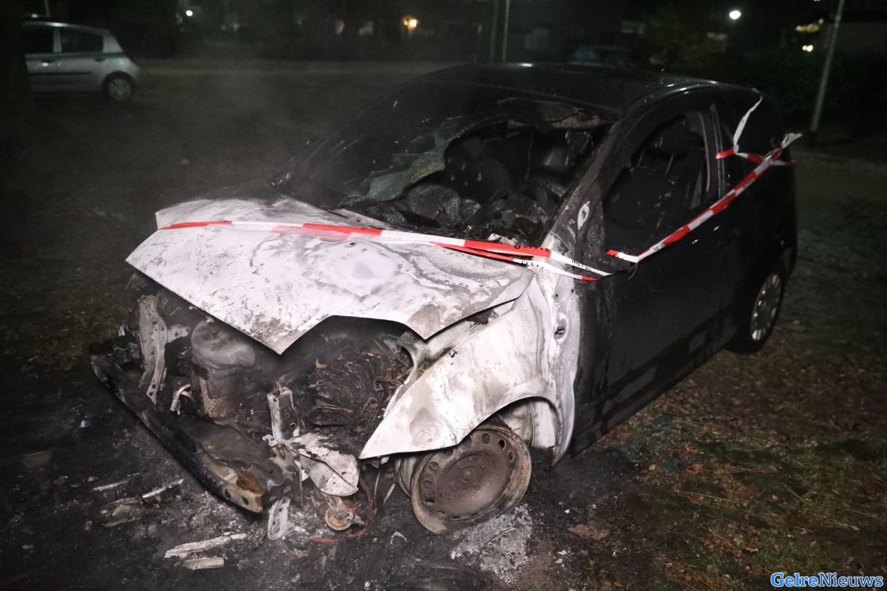 Autobrand Nijmegen, vermoedelijk brandstichting