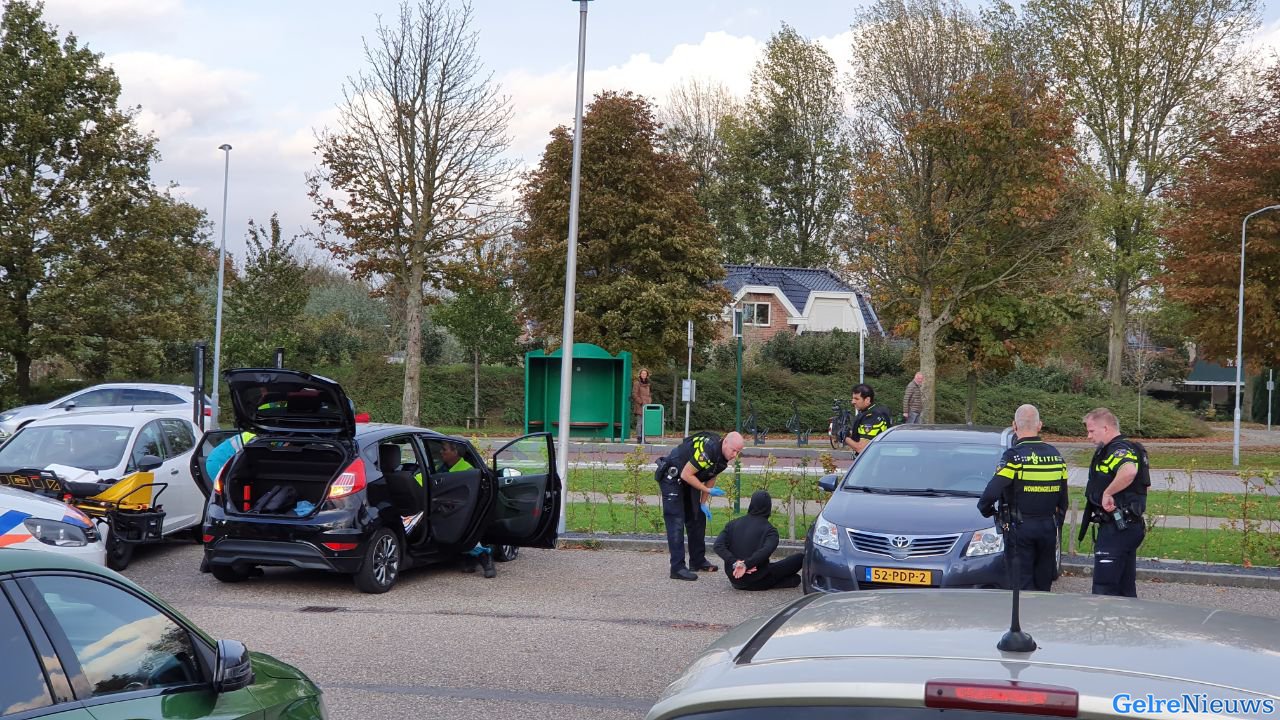 Grote politiemacht bij McDonald’s in Beuningen
