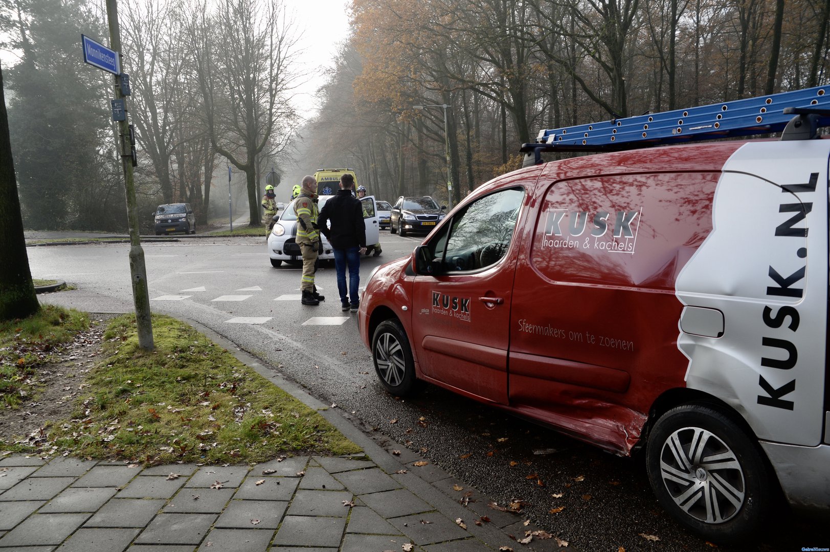 Flinke schade bij aanrijding berucht kruispunt Arnhem