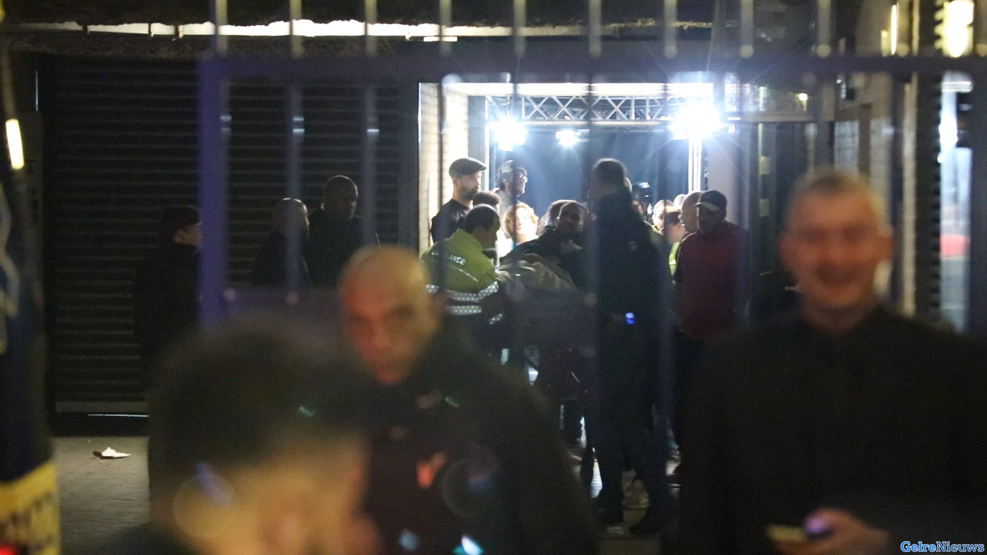 VIDEO: Badr Hari afgevoerd na gevecht met Rico Verhoeven