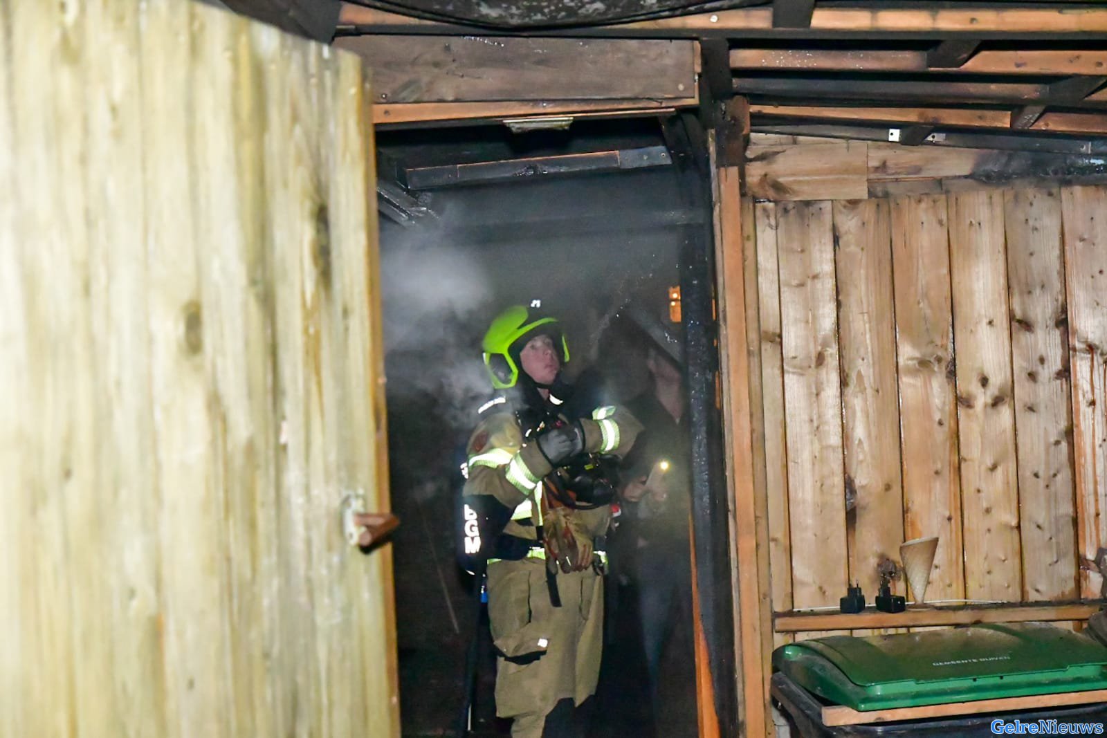 Schuurbrand na ongeluk met vuurpijl in Duiven