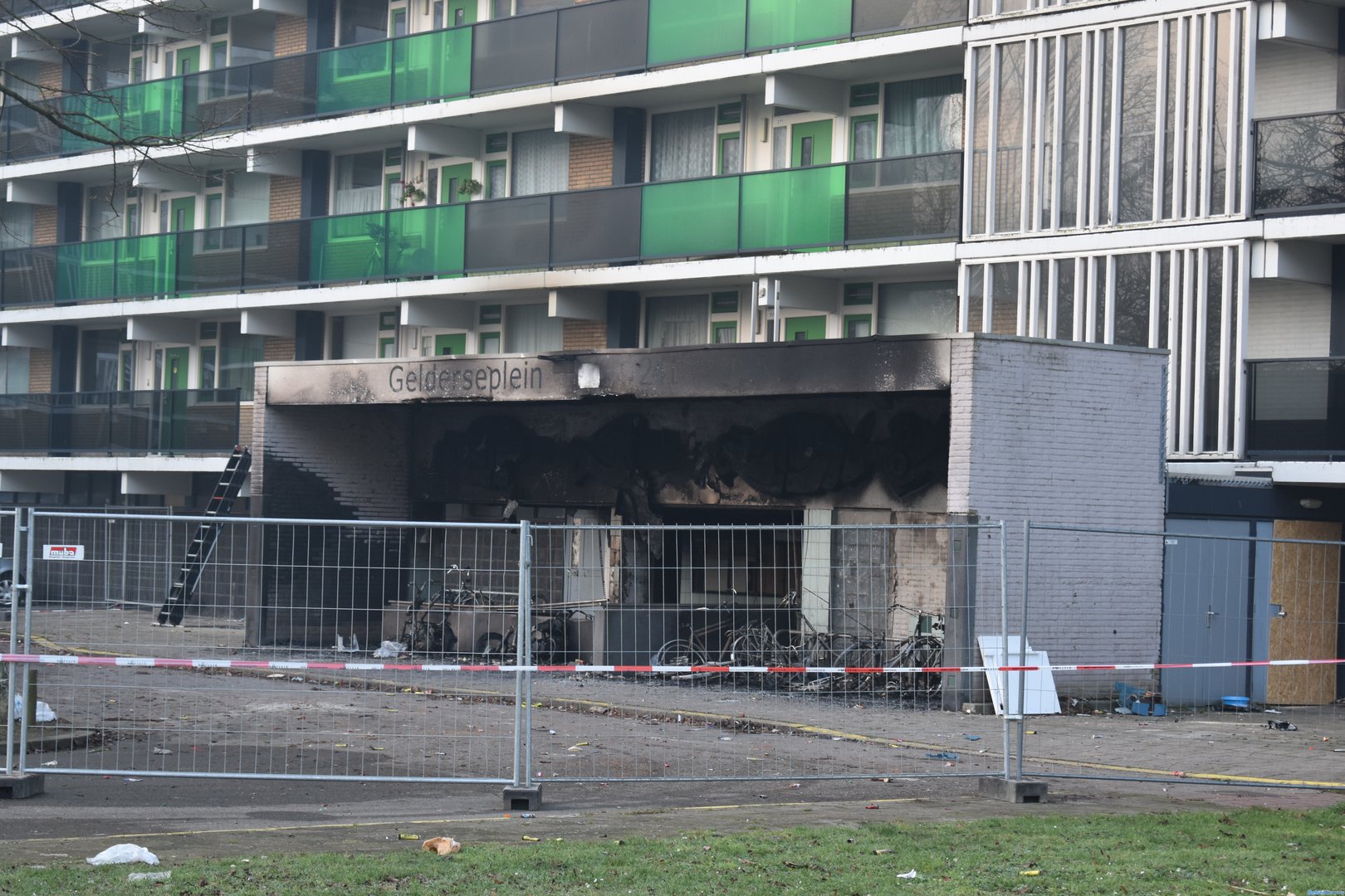 Onderzoeksraad voor Veiligheid onderzoekt fatale flatbrand in Arnhem