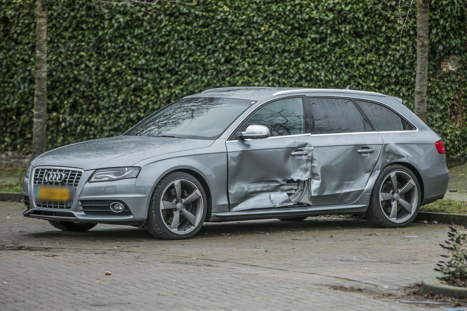 Auto met mogelijk explosieve gevonden in Didam