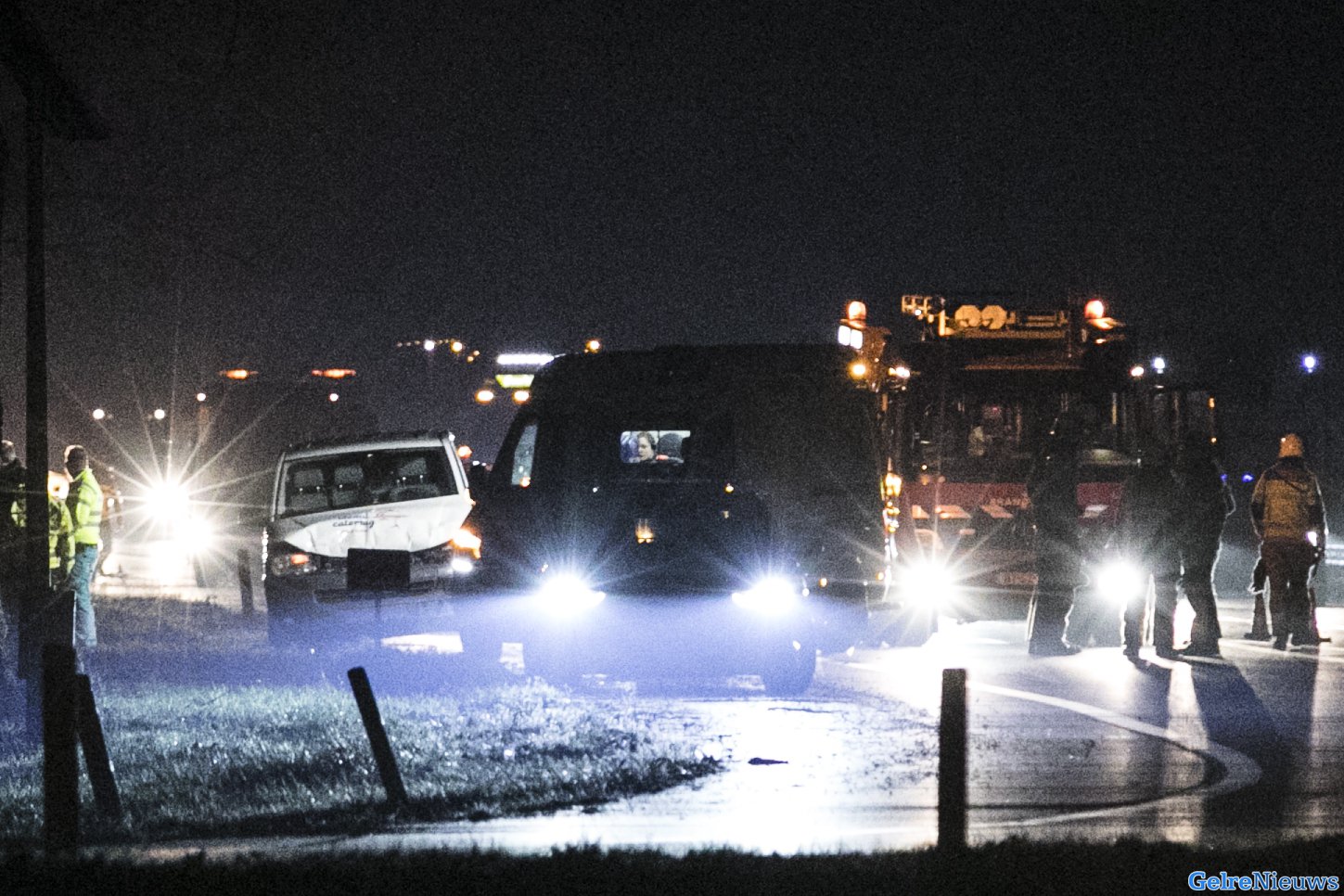 Bestelauto botst achterop tankwagen in Zevenaar