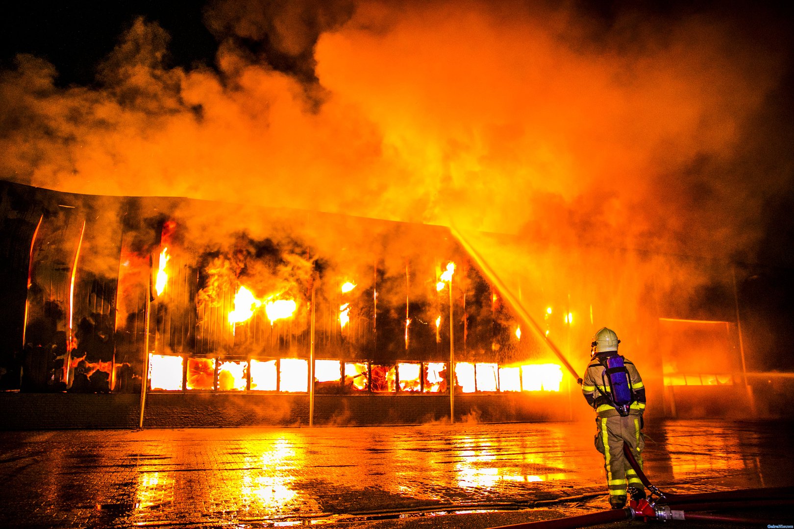 Fotoserie: Zeer grote brand in Aalten