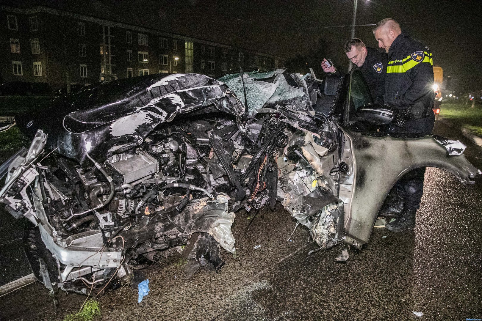 Jongeren tussen de 18 en 21 jaar gewond bij zware crash in Arnhem
