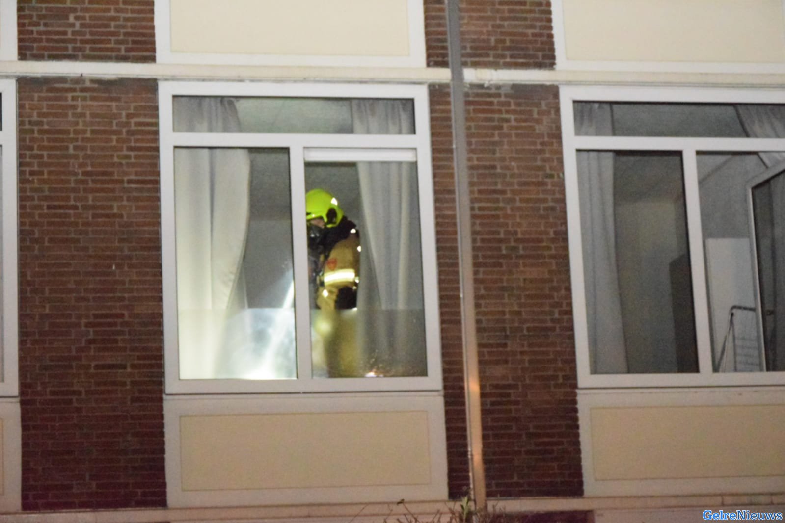 Buren voorkomen grotere woningbrand in Arnhem na horen rookmelder