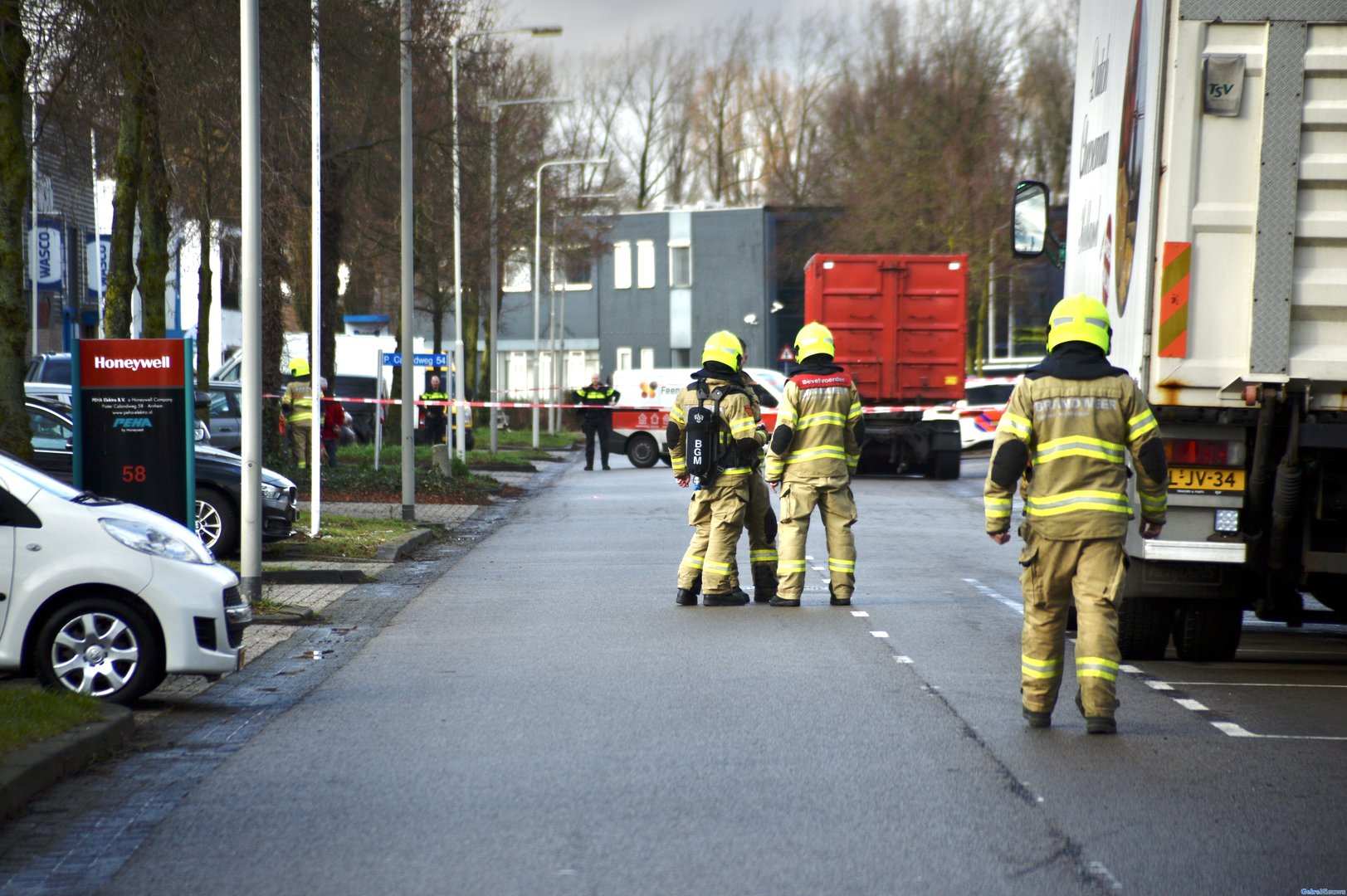 Deel van industrieterrein in Arnhem afgesloten