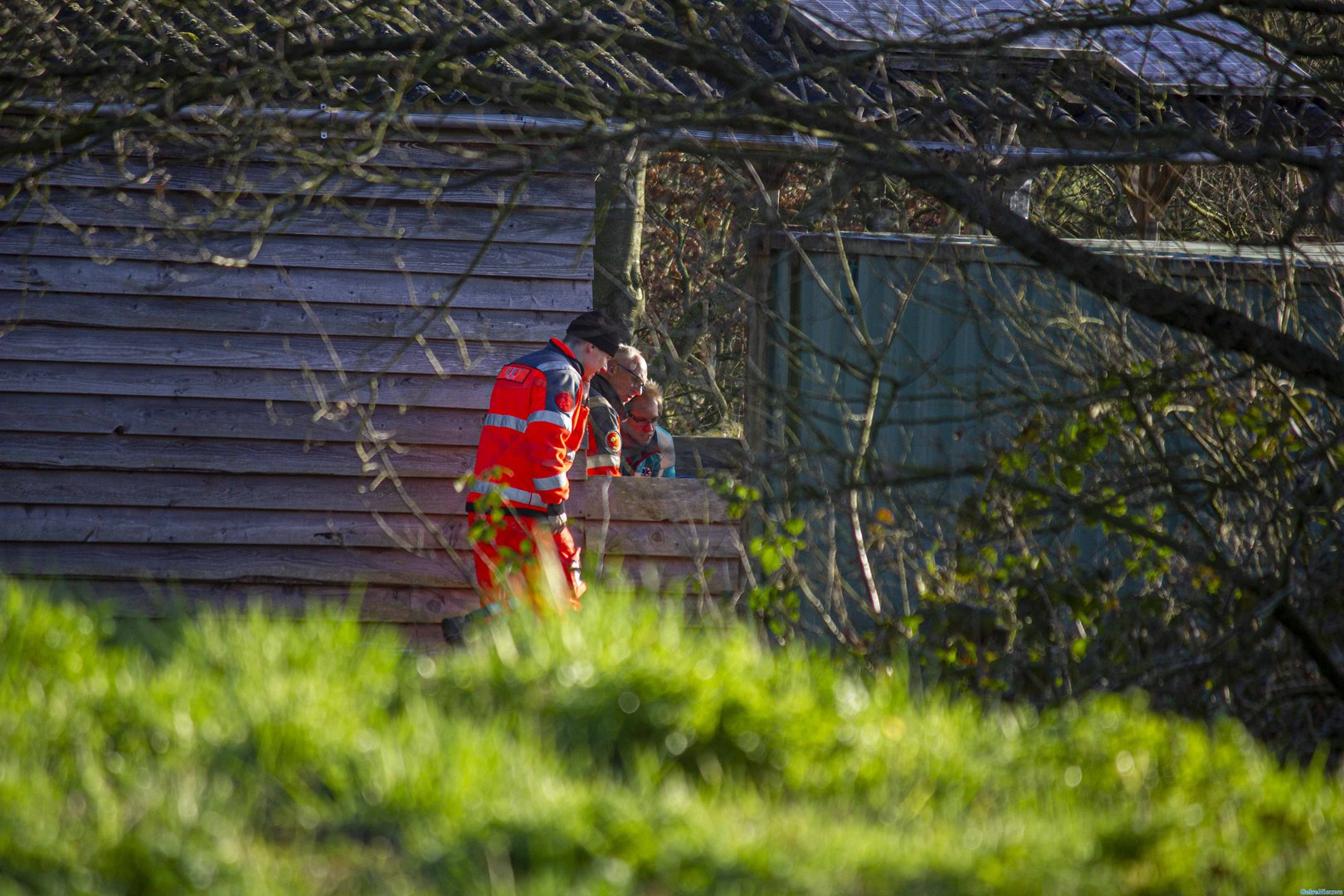 Man ernstig gewond na val door dak in Spankeren