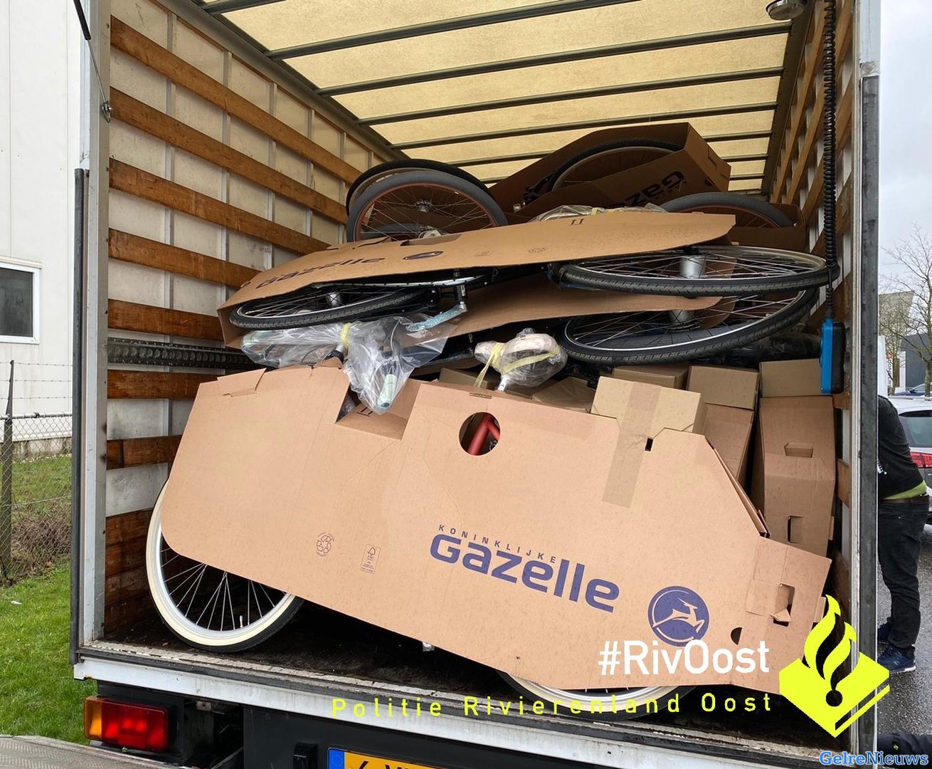 Tientallen nieuwe fietsen gestolen uit loods Duiven