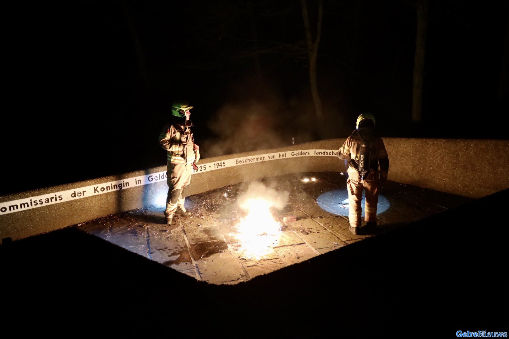 Luide explosie in Arnhem blijkt gasbussen op het vuur