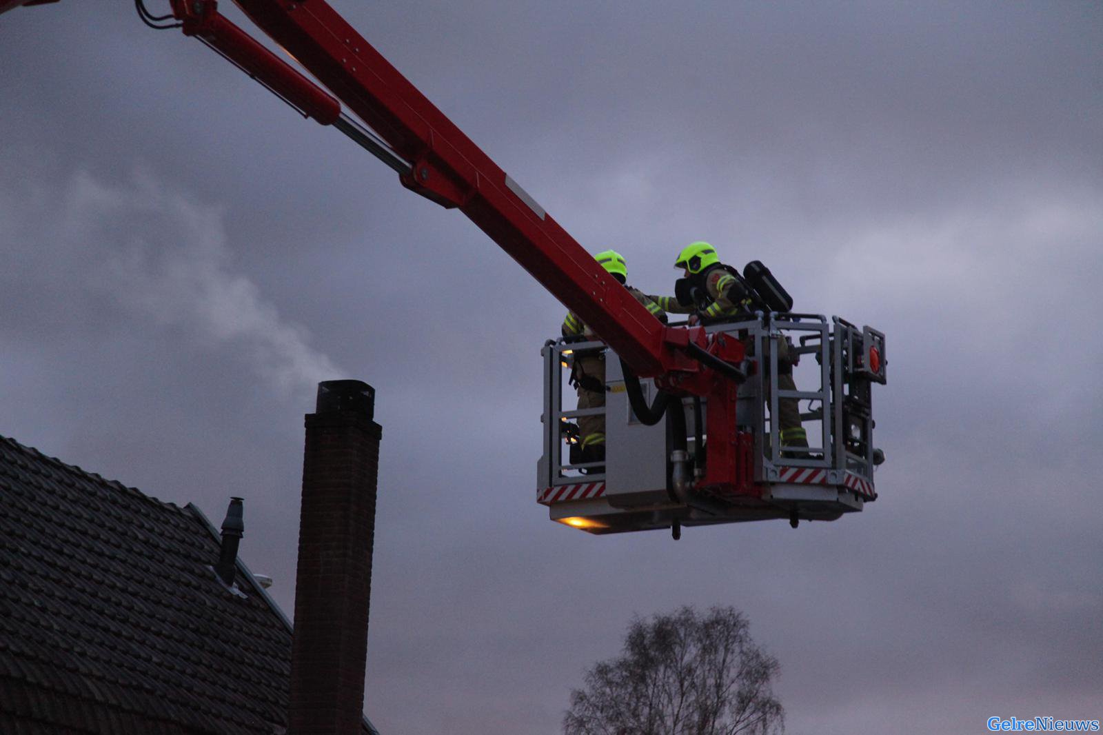 Brandweer dooft schoorsteenbrand in Renkum