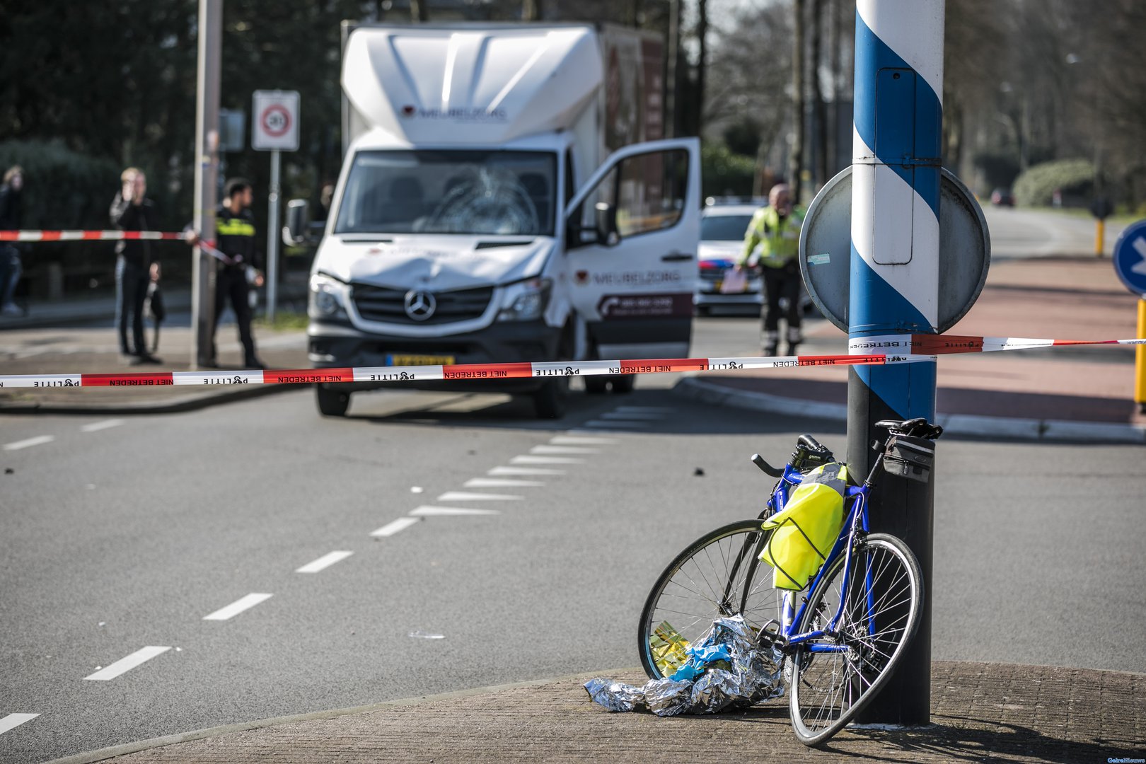 Wielrenner in kritieke toestand na aanrijding