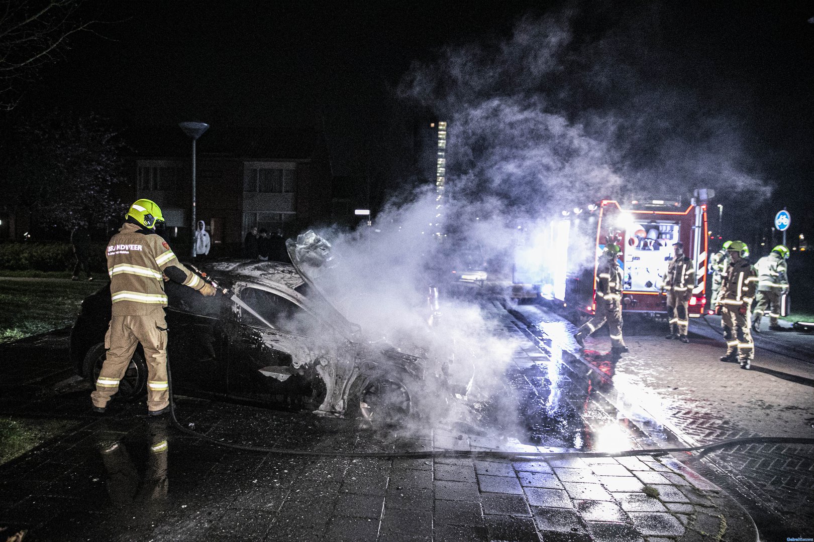 Opnieuw autobrand op de Paardebloemstraat Arnhem