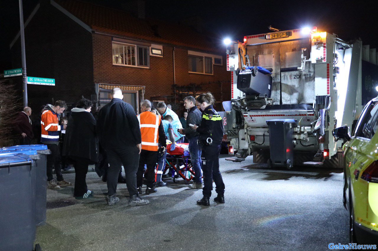 Vrouw bewusteloos na ongeval met vuilniswagen