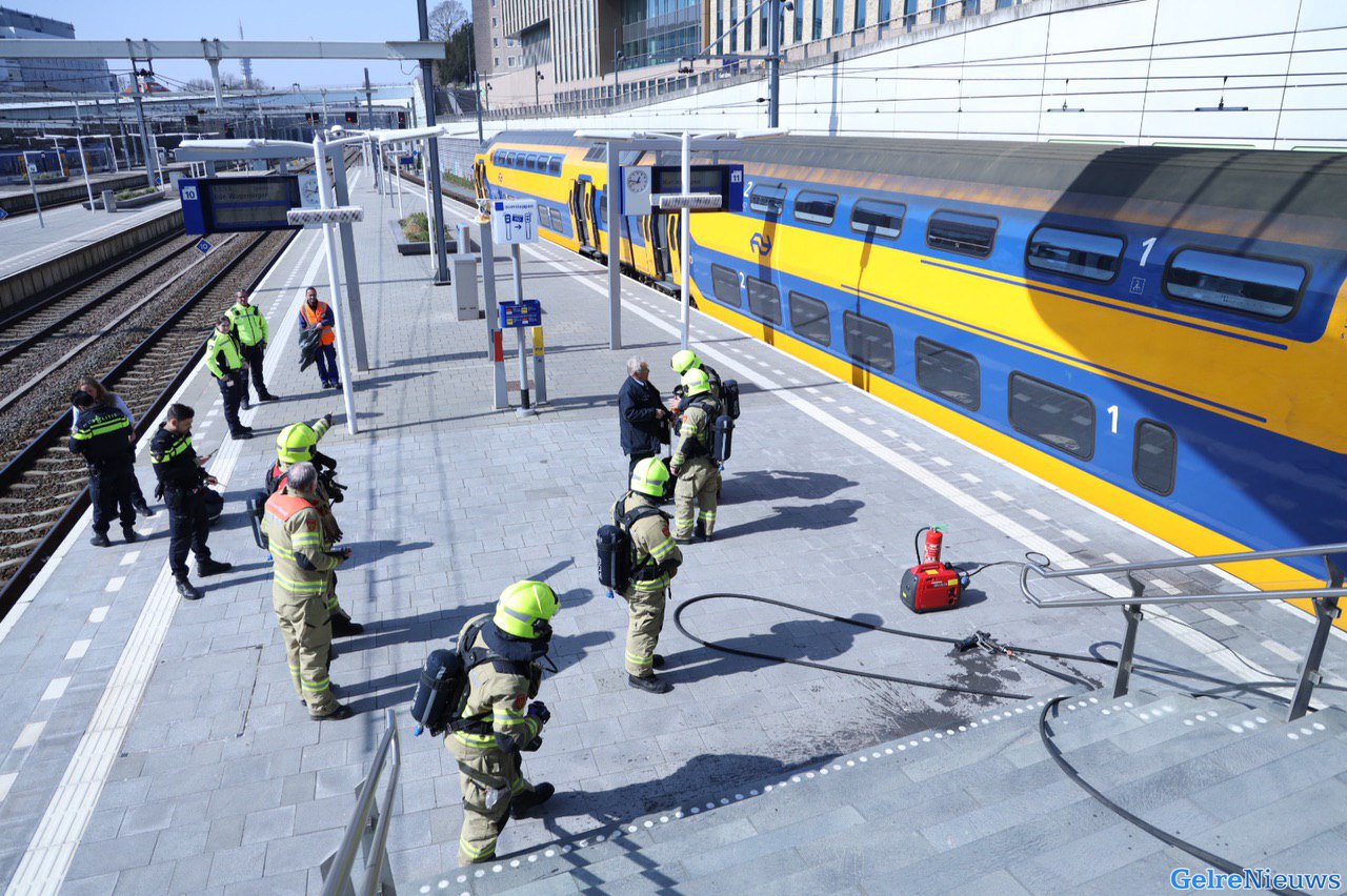 Intercity trein in brand gestoken op Arnhem Centraal