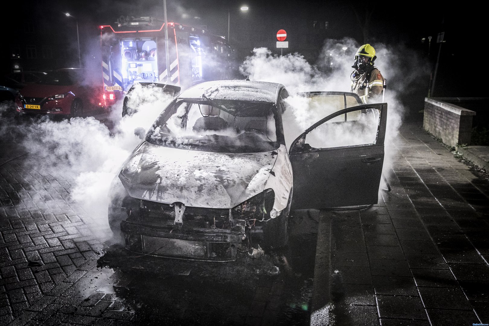 Tweede autobrand in nacht tijd in Arnhem