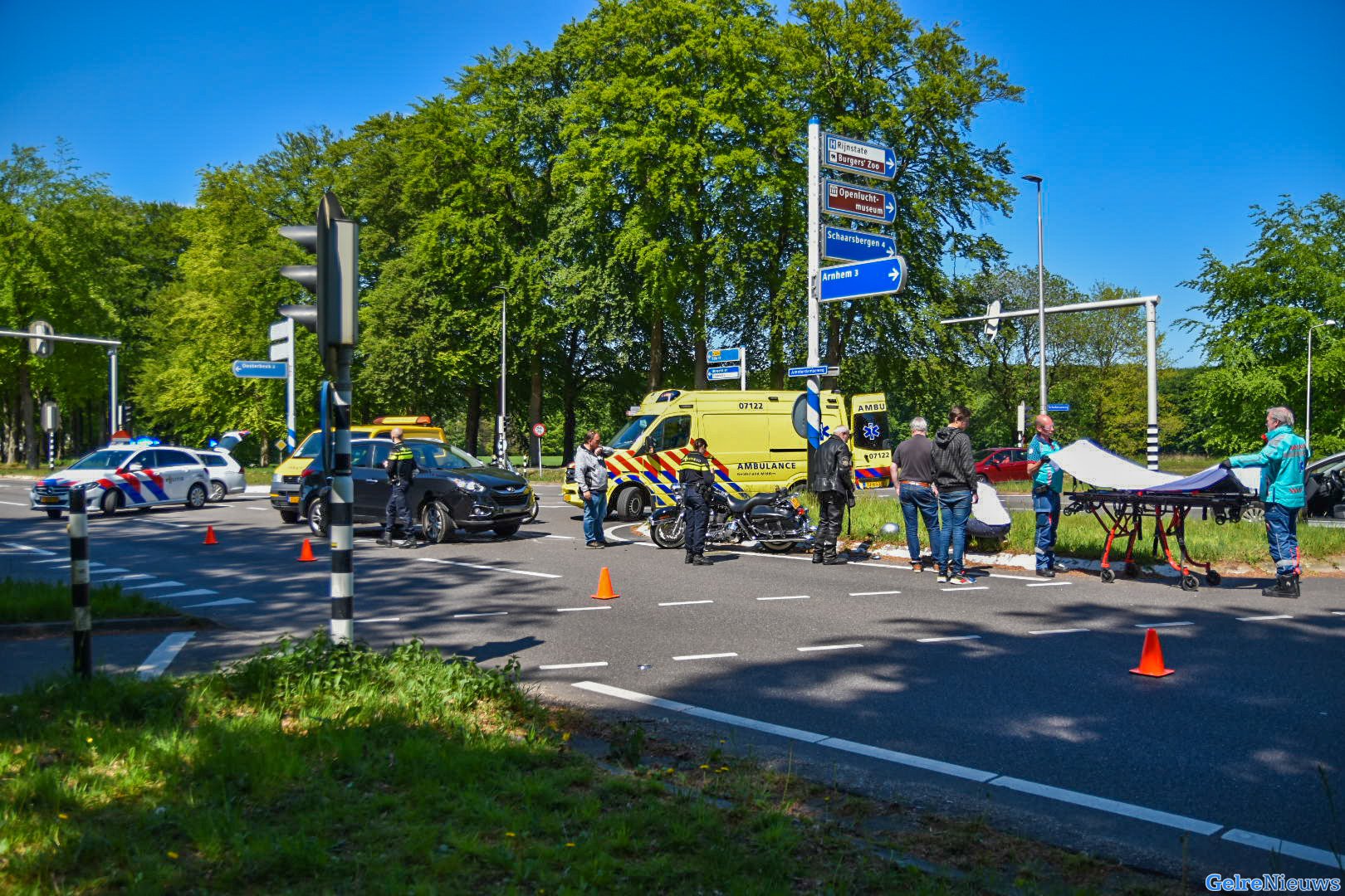 Motorrijder gewond bij aanrijding in Arnhem