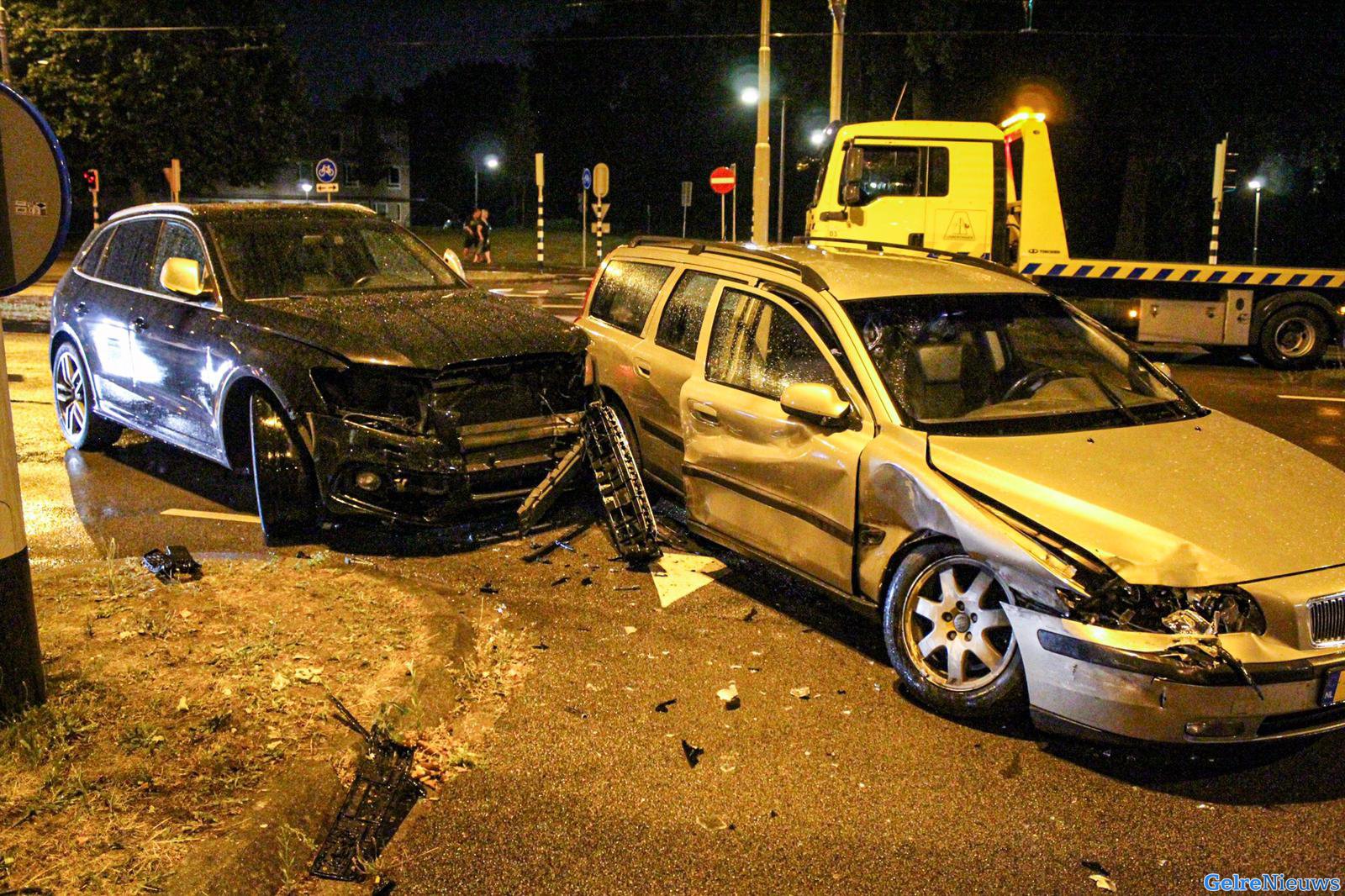 Auto’s total loss bij ongeval door gladwegdek