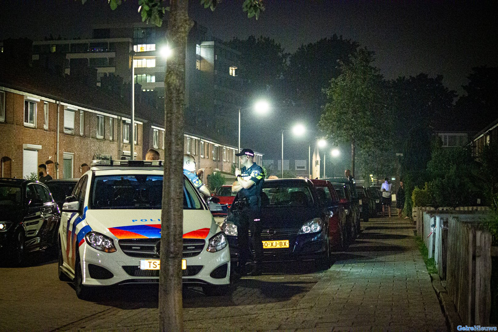 Drie mannen met bivakmutsen stalen ketting en geld bij overval