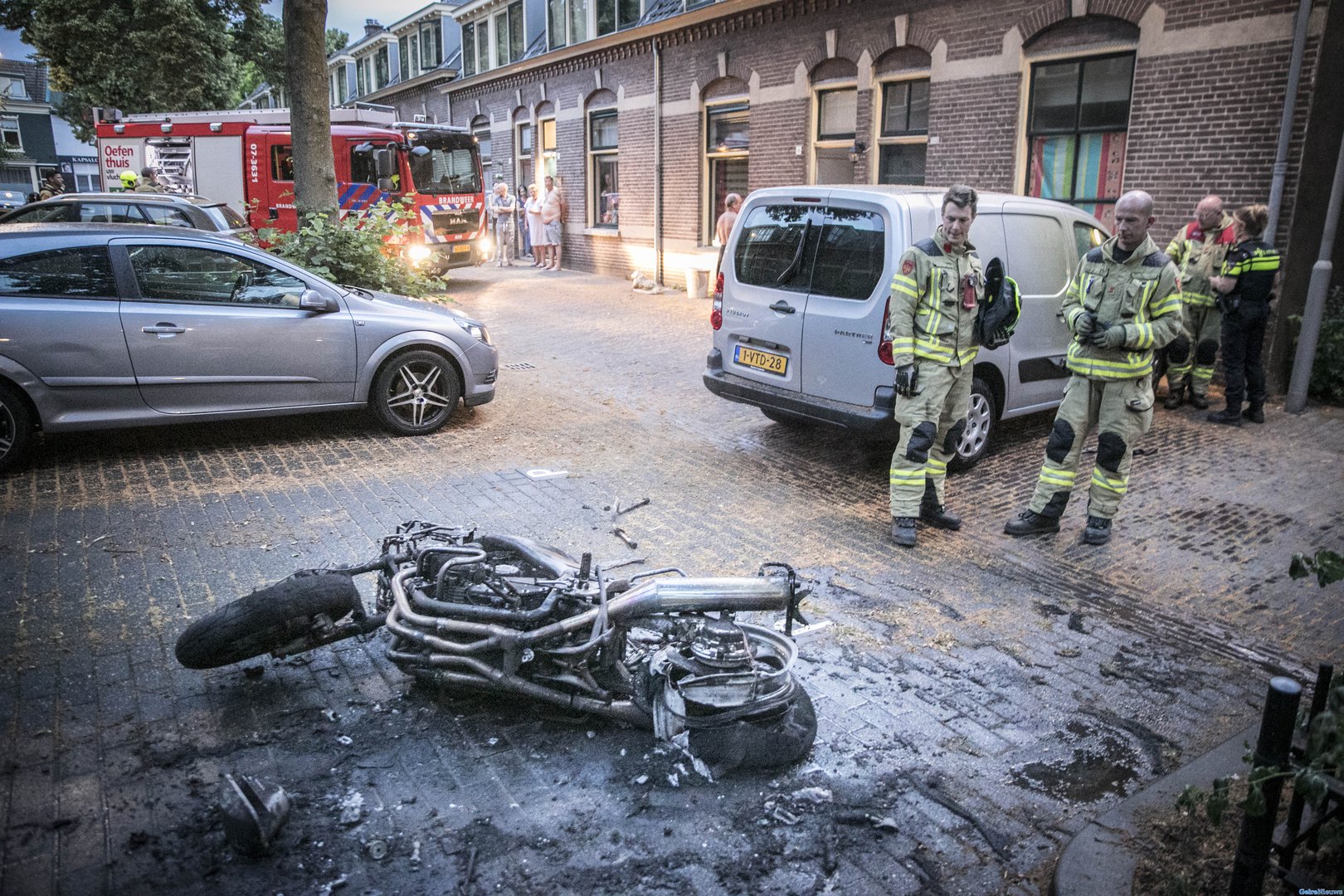 Motor in brand in Arnhem, auto optijd gered