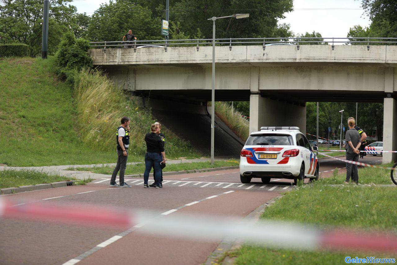 Ernstig gewonde man op straat aangetroffen in Arnhem