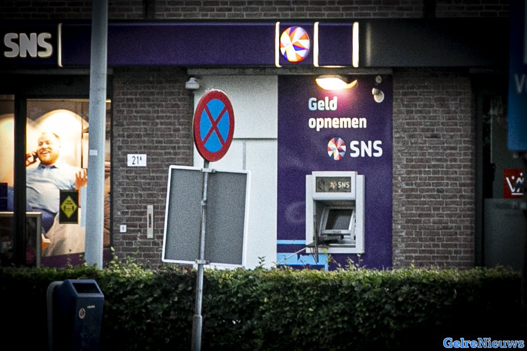 Poging plofkraak op pinautomaat bij winkelcentrum Kronenburg