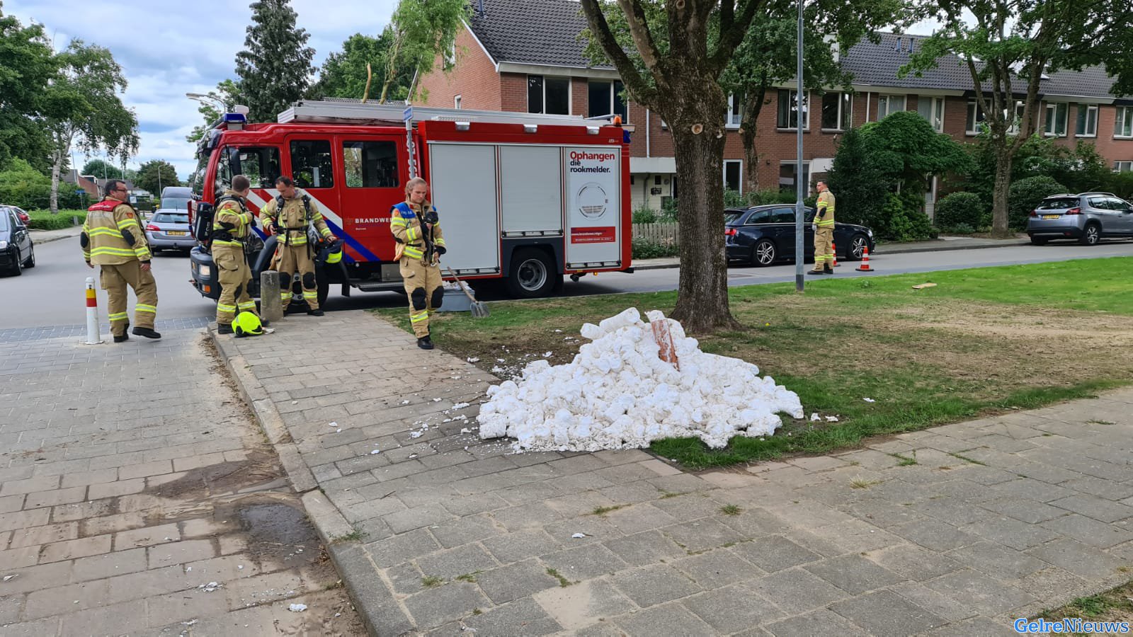 Substantie komt uit riool zetten in Duiven