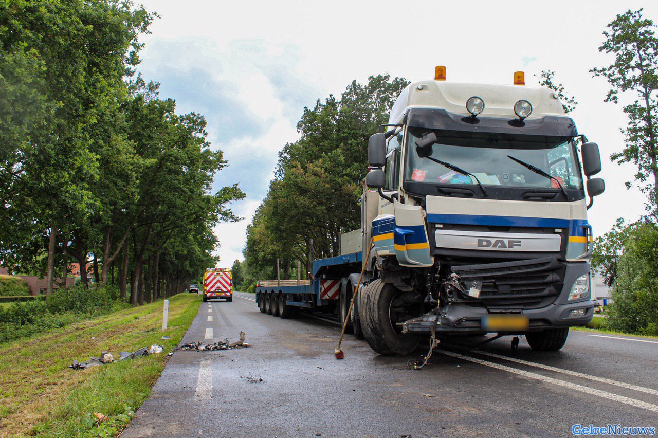 N317 bij Doesburg weer open na aanrijding met vrachtwagens
