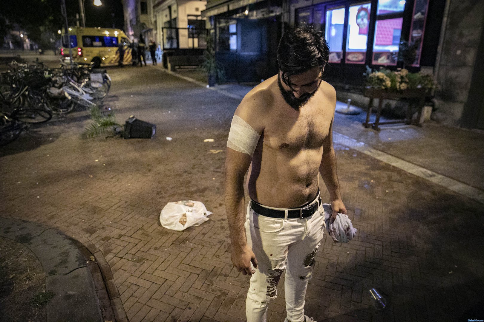 Man gestoken bij kalmeren van conflict