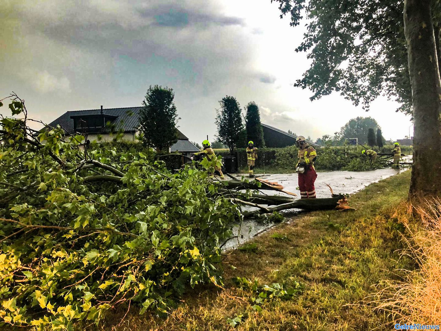 Stormschades in Angerlo en Doesburg
