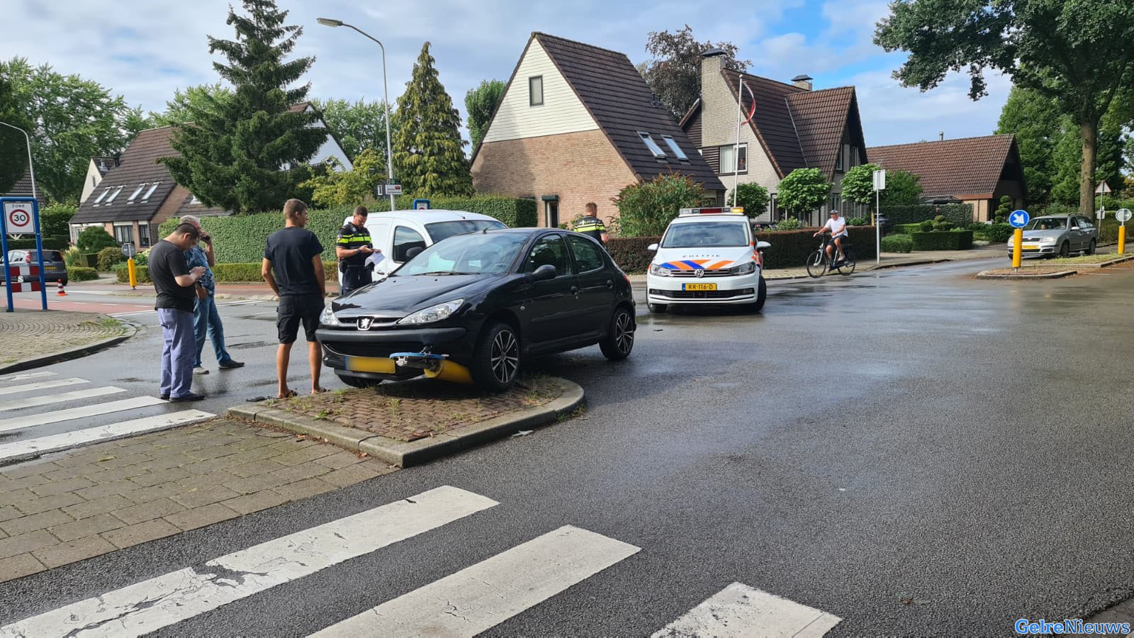 Veel schade na ongeluk in Duiven