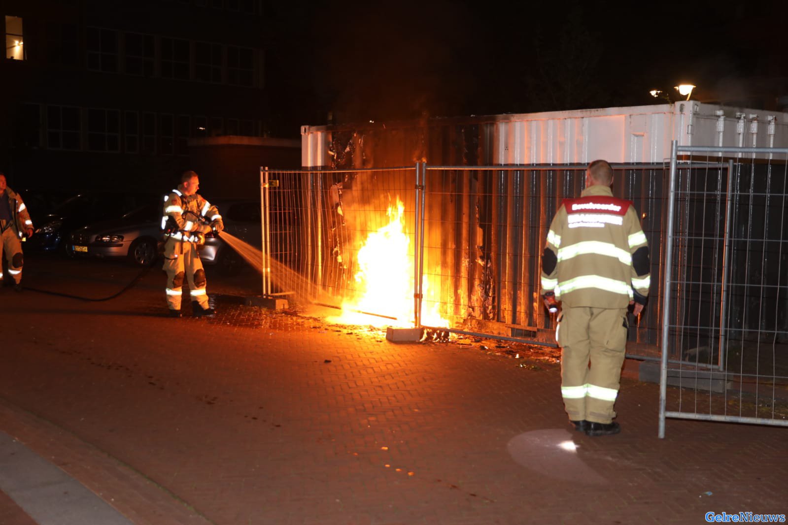 Jerrycans in brand gestoken bij zeecontainer in Arnhem
